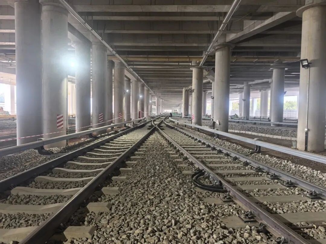 完工的碎石道床線路.jpg